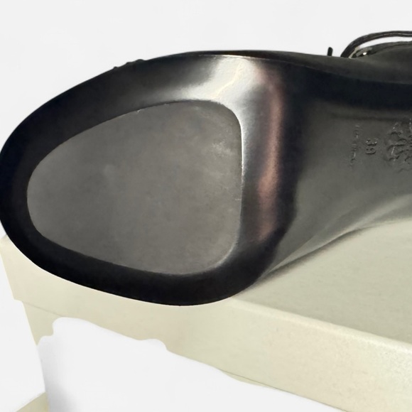 ALEXANDER MCQUEEN
Black leather ankle boots
Women’s size 9 US - Picture 6 of 14